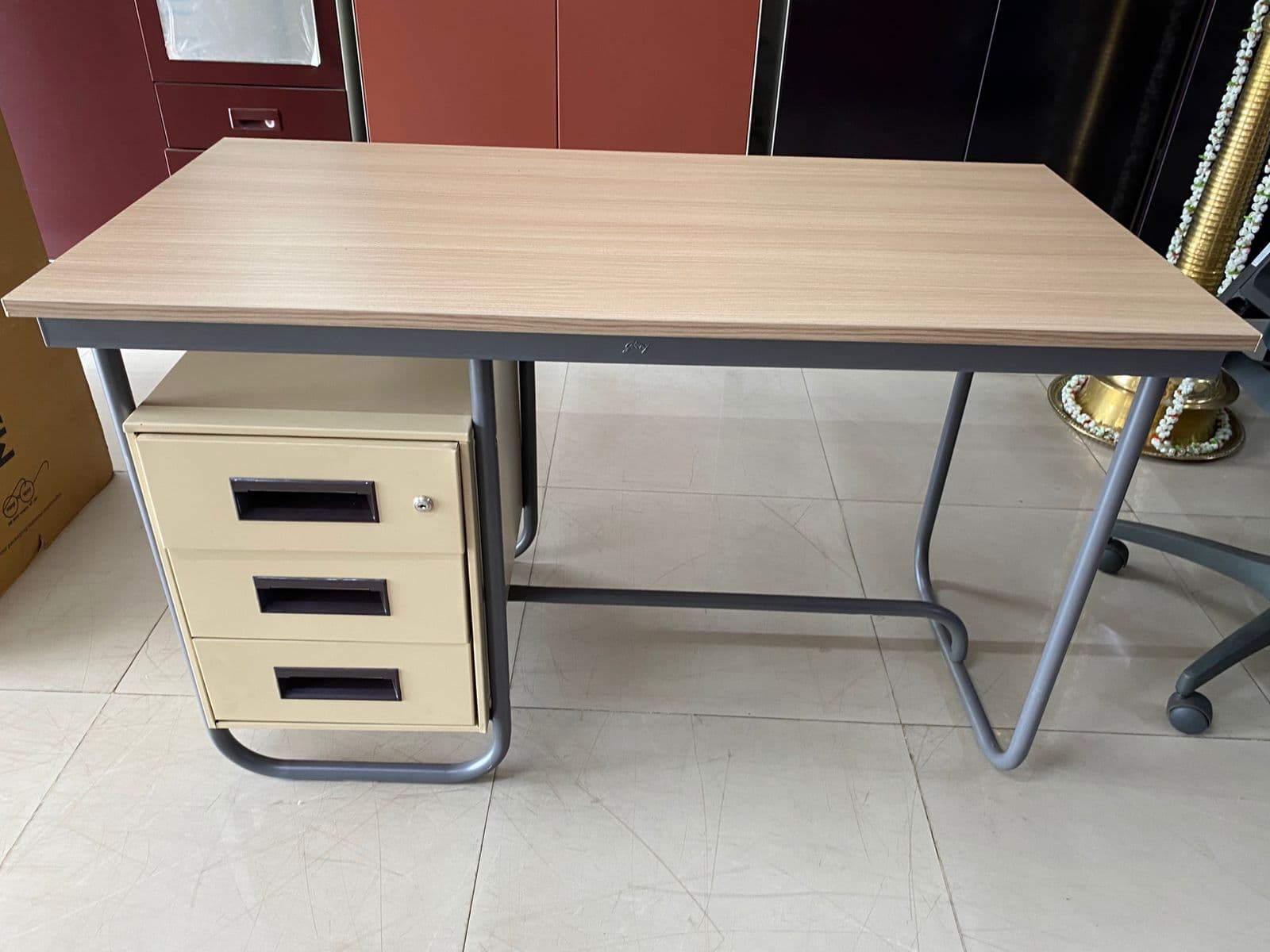 Godrej Office Table T-8 – Godrej Interio table at Mohan Brothers